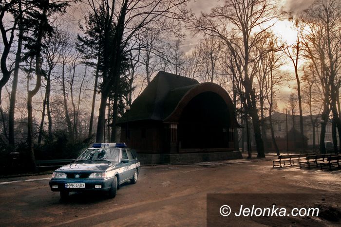 JELENIA GÓRA/ KRAJ: Koniec polonezów w „służbie” policji
