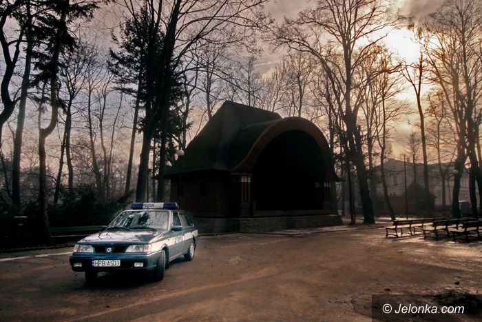 JELENIA GÓRA/ KRAJ: Koniec polonezów w „służbie” policji