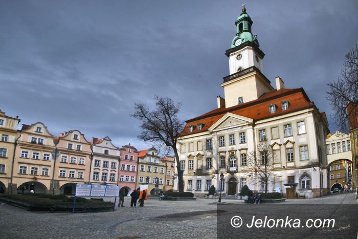 JELENIA GÓRA: Awanturujesz się w ratuszu? Możesz trafić do sądu