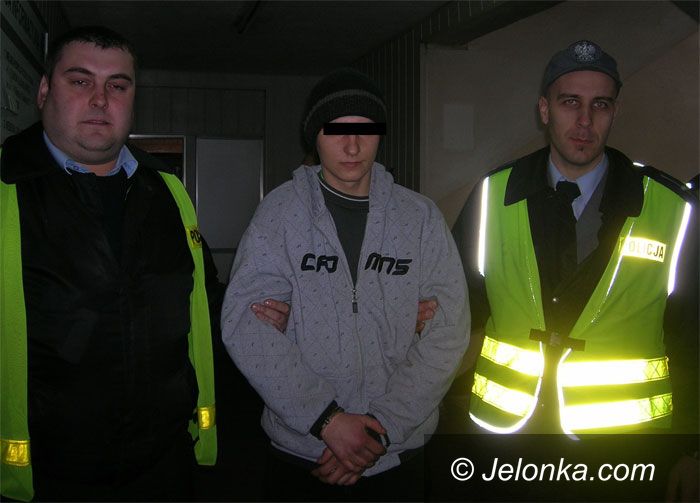 JELENIA GÓRA: Po szybkiej akcji przestępca w kajdanach