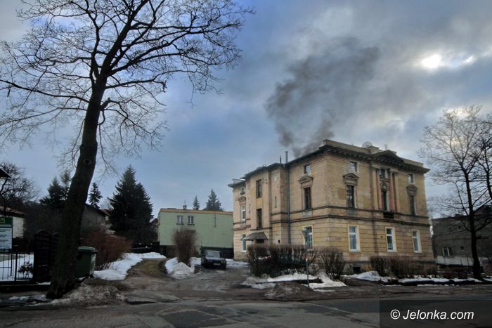 JELENIA GÓRA: Dym dusiciel