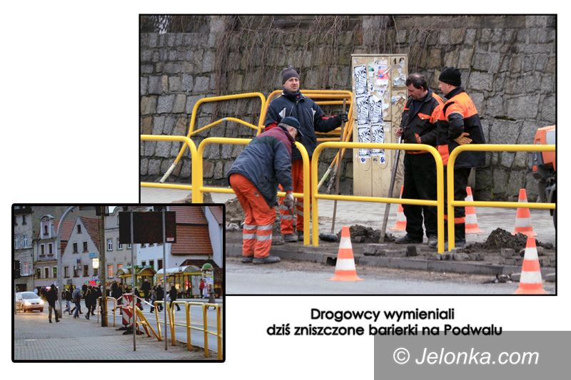 JELENIA GÓRA: Kierowca staranował barierki i uciekł