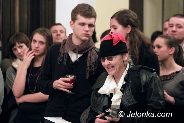 JELENIA GÓRA: Gwałt na scenie, czyli rzecz o nonsensie