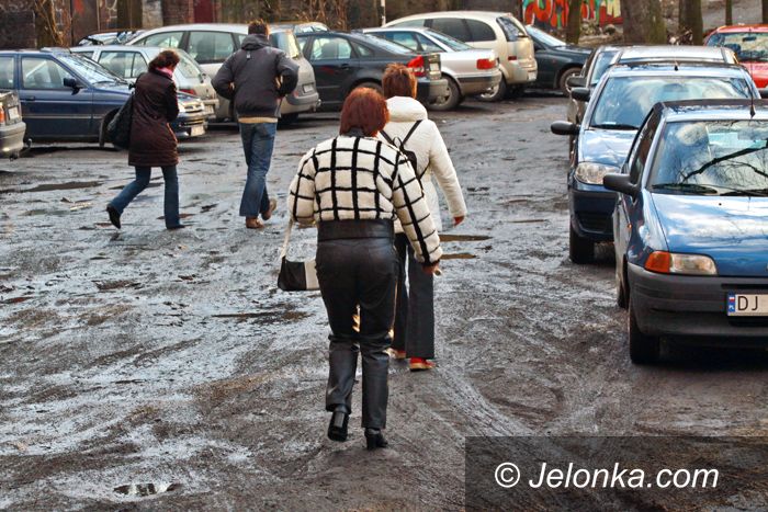JELENIA GÓRA: Przez bagno do doskonalenia