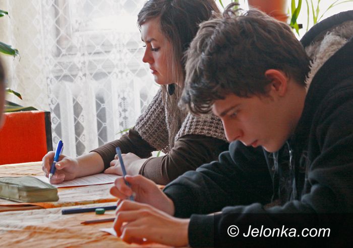 JELENIA GÓRA: Prawa dziecka i człowieka pod lupą gimnazjalistów