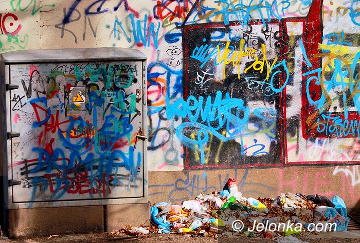 JELENIA GÓRA: Syzyfowa segregacja brudów