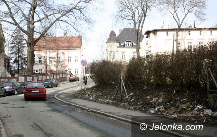 JELENIA GÓRA: Śmietnisko wizytówką miasta