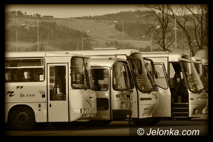 JELENIA GÓRA: Zmarł kierowca, który zasłabł wczoraj na trasie