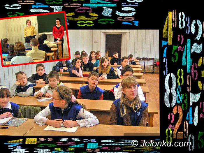 JELENIA GÓRA: Nie zabłądzili w labiryncie potęg i liczb