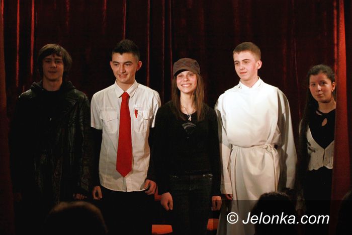 JELENIA GÓRA: "Zgon" na scenie, czyli rotacja