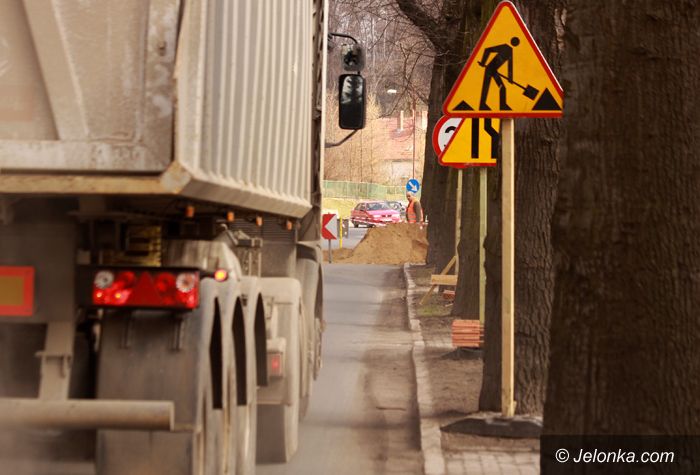 JELENIA GÓRA: Wąskie gardło na Słowackiego