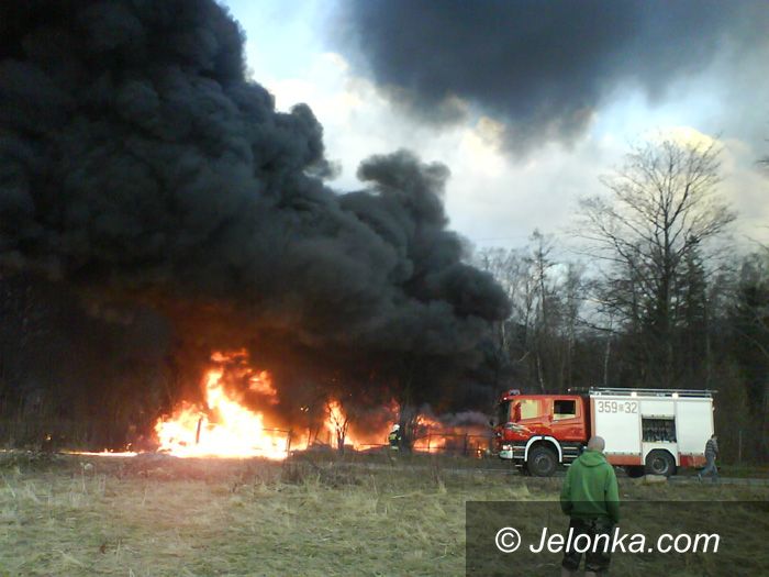 REGION: Dramatyczne sceny pod Śnieżką – płonęło składowisko