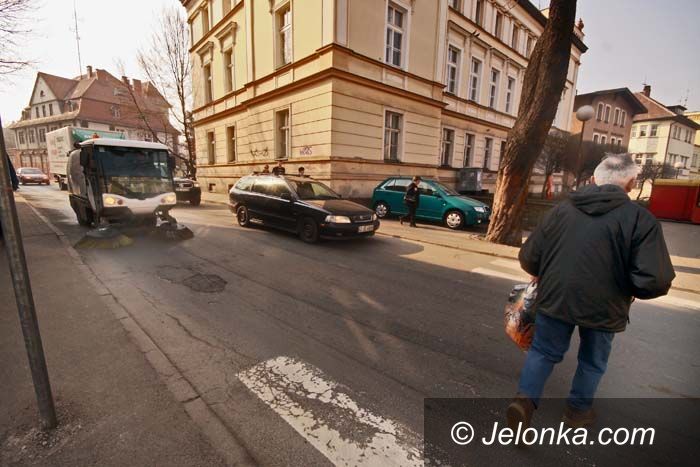 JELENIA GÓRA: Wiosenne porządki po srogiej zimie