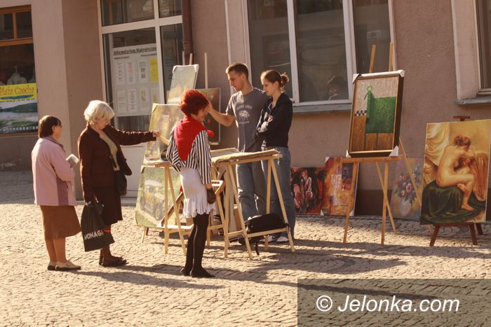 JELENIA GÓRA: Kolorowa sztuka na bruku