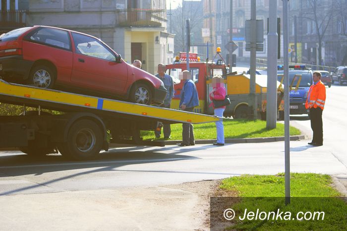 JELENIA GÓRA: Kolizja na pechowym skrzyżowaniu
