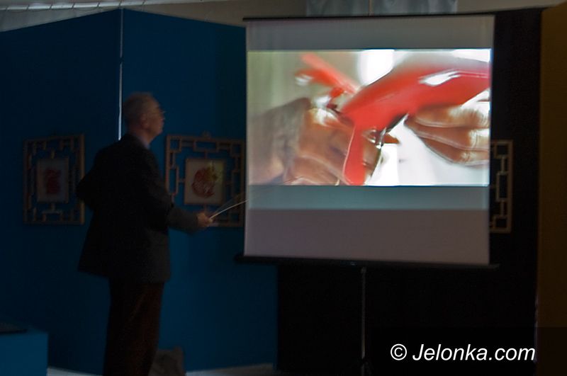 JELENIA GÓRA: Wycinany świat made in China