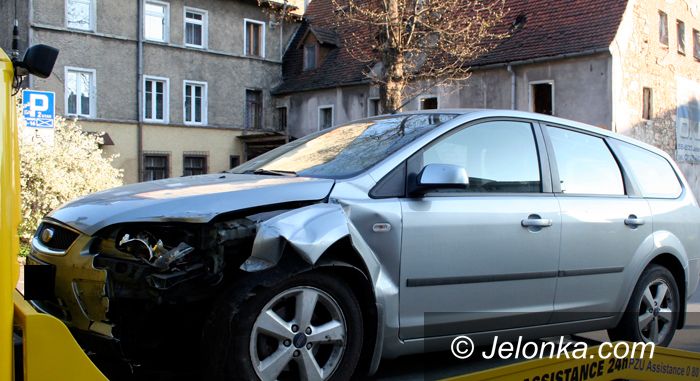 JELENIA GÓRA: „Czołówka” przez nieuwagę