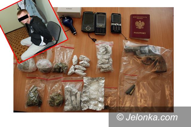 JELENIA GÓRA: Narkotyki u uzbrojonego listonosza