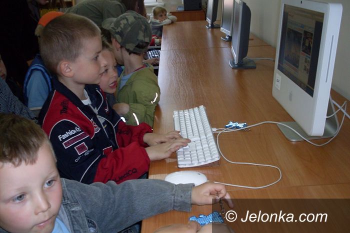 JELENIA GÓRA: Z szacunku i miłości dla książek
