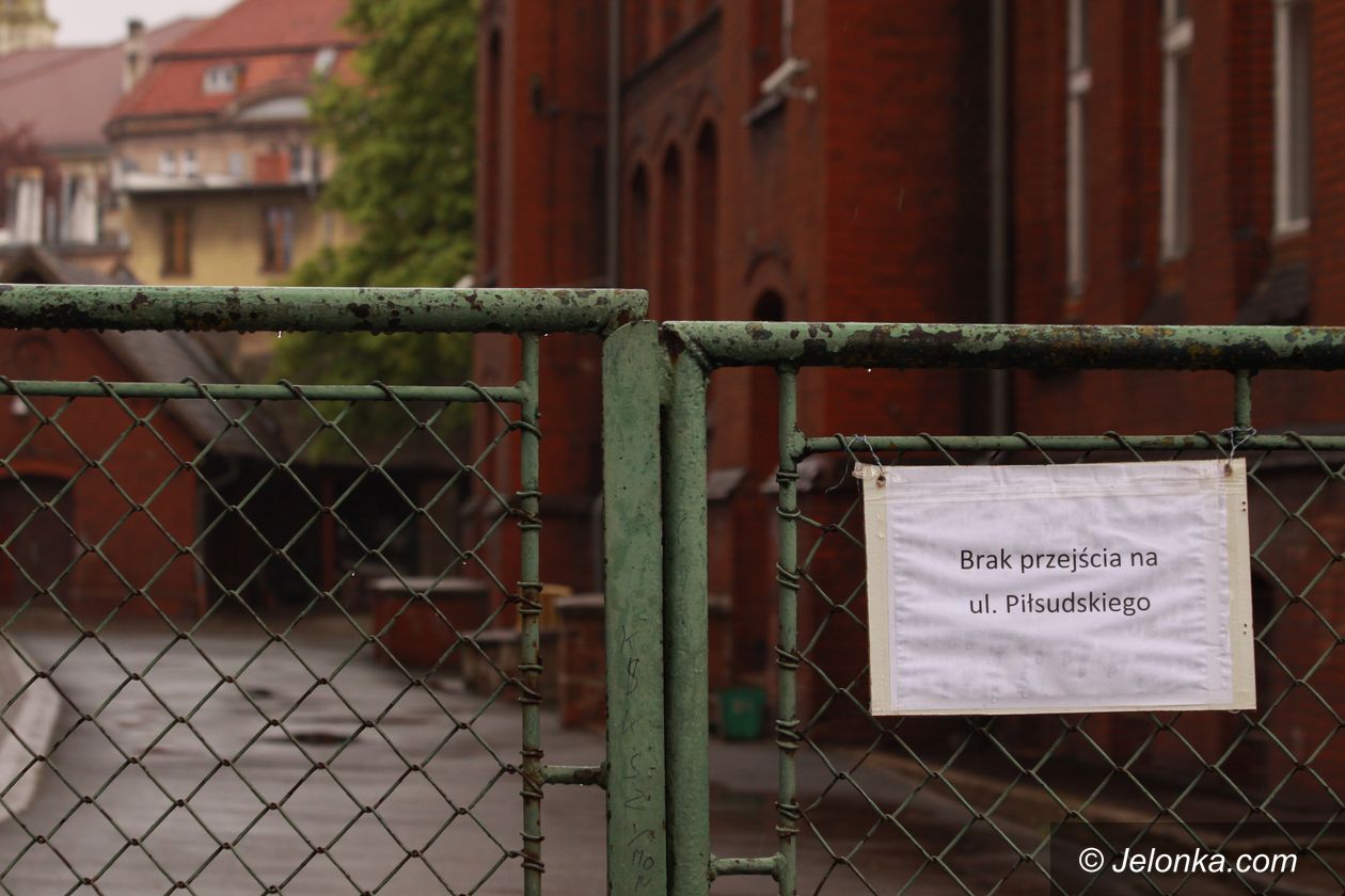 JELENIA GÓRA: Chemiczne frustracje po ścisłym teście