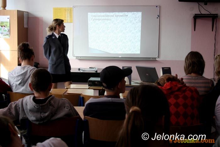 JELENIA GÓRA: Nie dać się cyberprzemocy