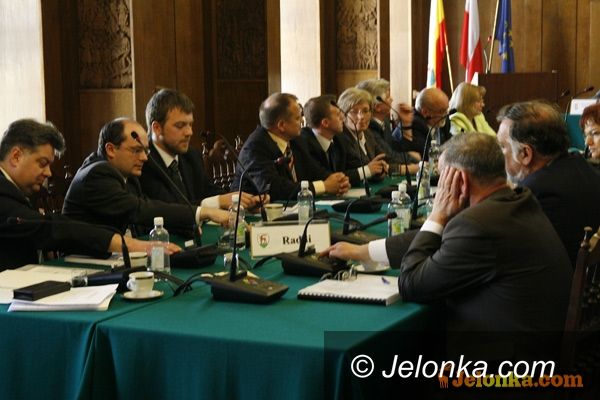 Jelenia Góra: Żółta kartka dla prezydenta