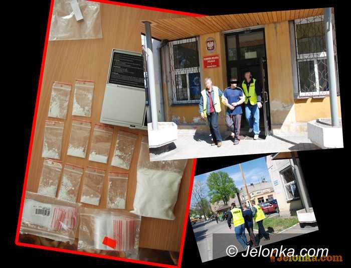 JELENIA GÓRA: Pudełka po owocach pełne „białej śmierci”