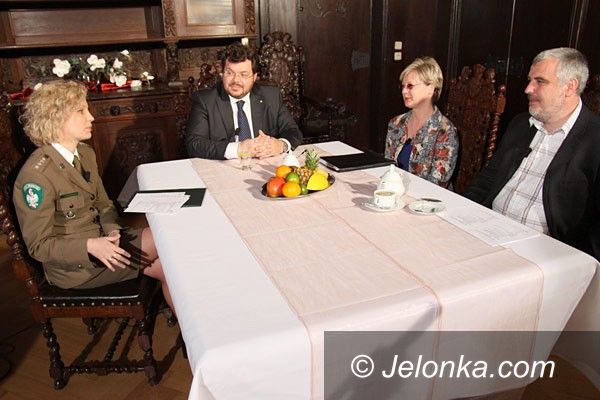 Pałac Paulinum: Z czterech stron miasta – Świńska grypa – dżuma XXI wieku? Władza ma to gdzieś!