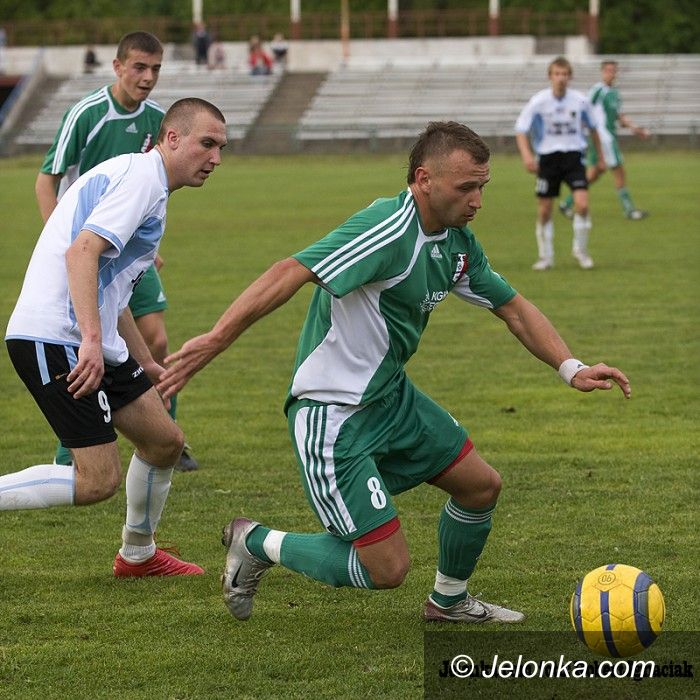 Jelenia Góra: Podział punktów w meczu Karkonoszy z Prochowiczanką
