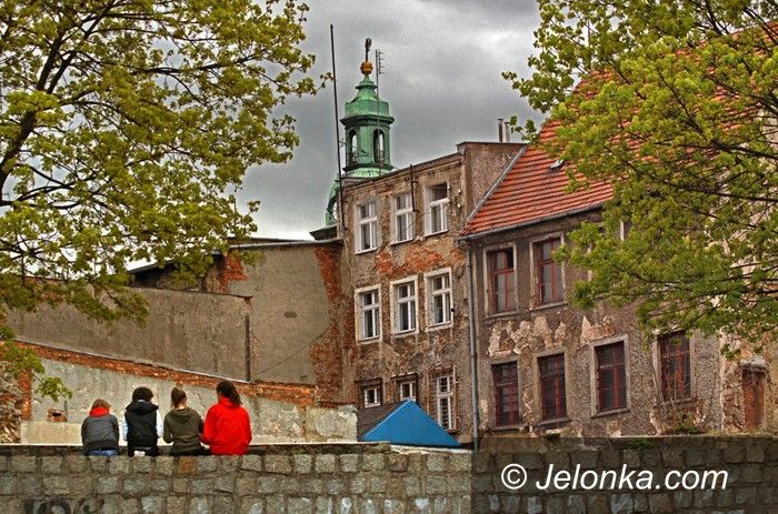 JELENIA GÓRA: Postawić miasto na nogi!