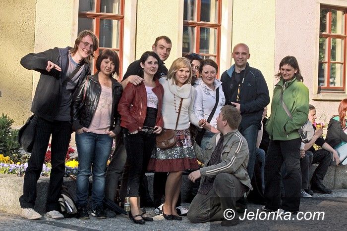 JELENIA GÓRA: Studencka zabawa rozkręca się – video