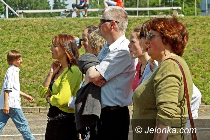 JELENIA GÓRA: Święty Franciszek oświecił majówkę z kotami – video