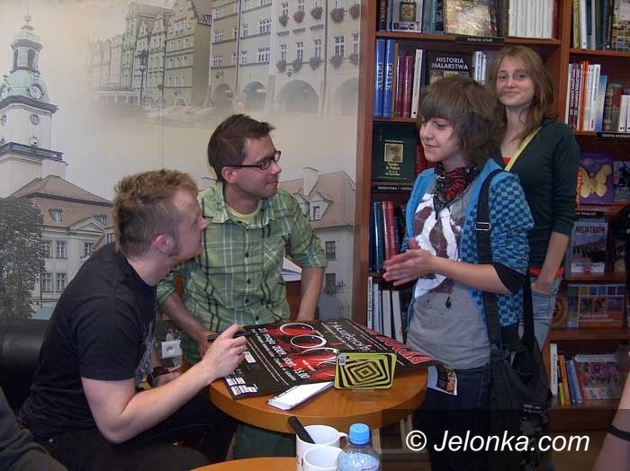 JELENIA GÓRA: W Empiku z COMĄ na luzie