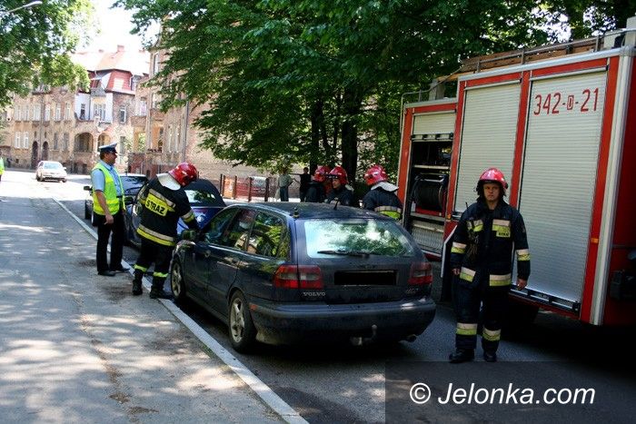 JELENIA GÓRA: Piec w Volvo na Zamenhofa