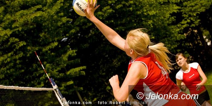 Jelenia Góra: Dziewczyny z "Żeroma" najlepsze w siatkę
