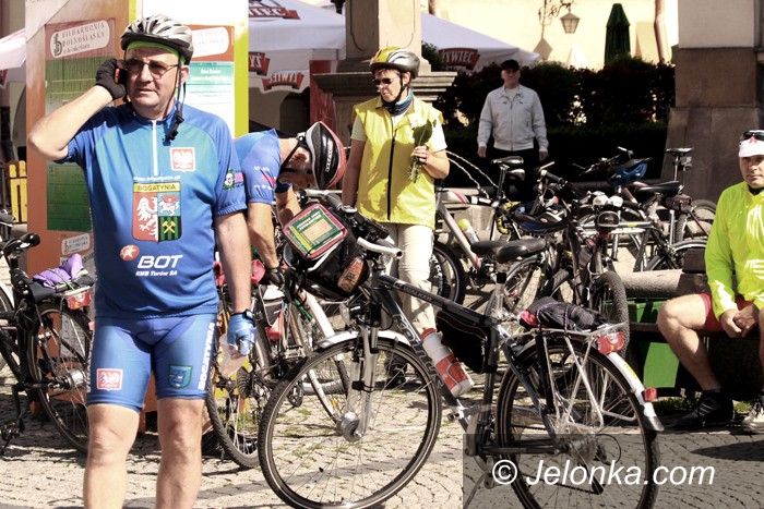 JELENIA GÓRA: Rowerowe parkingi na cenzurowanym