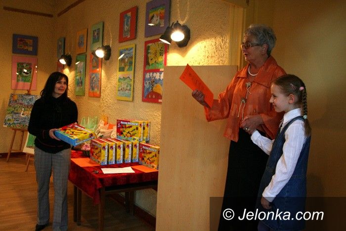 JELENIA GÓRA: Wysokie loty białych bocianów
