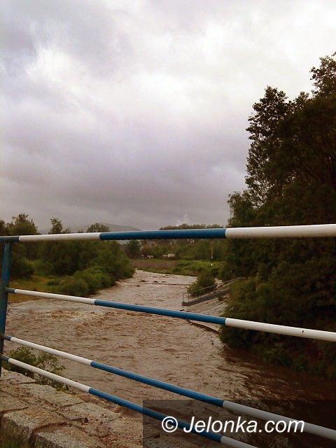 JELENIA GÓRA/ REGION: Maj żegna rzęsistym deszczem