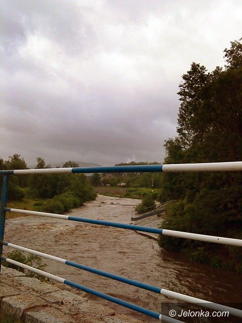 JELENIA GÓRA/ REGION: Maj żegna rzęsistym deszczem