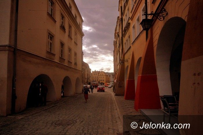 JELENIA GÓRA: Bez bazgrołów przy arkadach