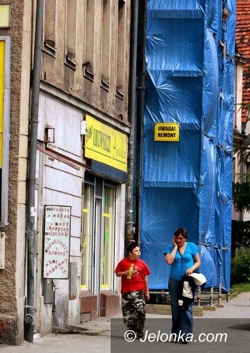 JELENIA GÓRA: Odmładzanie ruiny w centrum