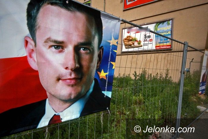 JELENIA GÓRA: Chłopcy z plakatu do usunięcia