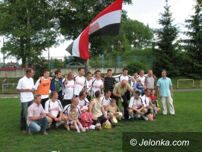 Jelenia Góra/Dolny Śląsk: Szczęśliwe pożegnanie z A–klasą