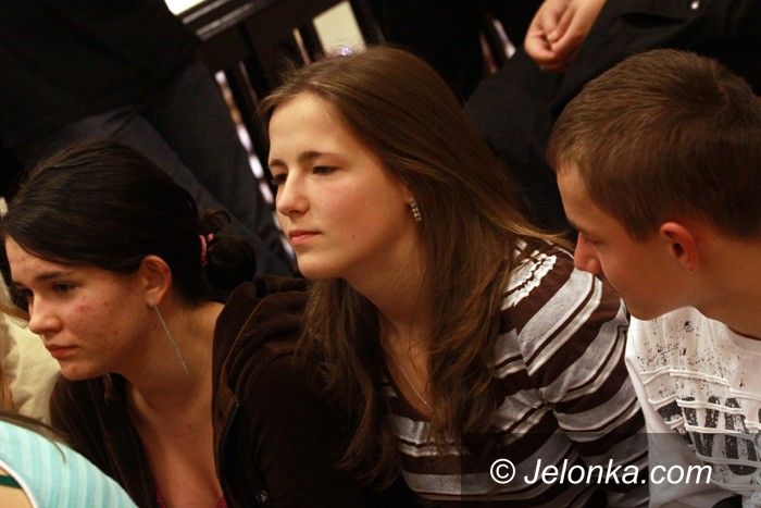 JELENIA GÓRA: Stowarzyszenie żywych poetów – video