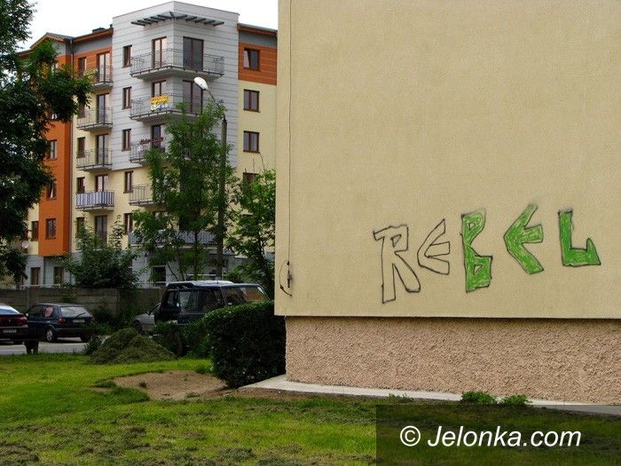 JELENIA GÓRA: Cel wandala: zniszczyć, co nowe