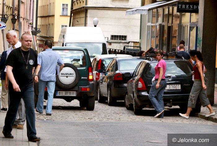 JELENIA GÓRA: Zakorkowana jak… starówka