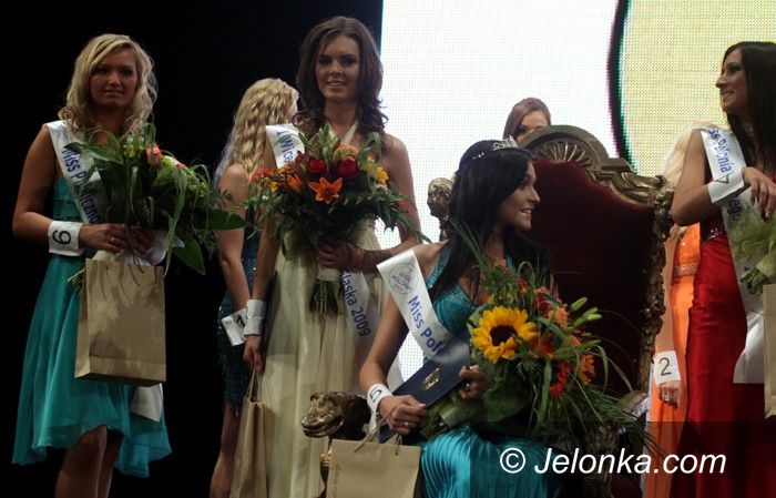 JELENIA GÓRA: Szał pięknych ciał w Norwidzie – video