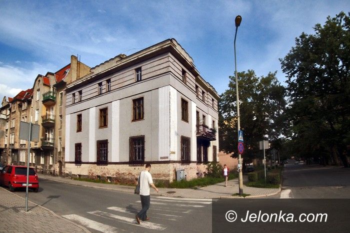 JELENIA GÓRA: Straż miejska w nowej siedzibie dopiero za rok