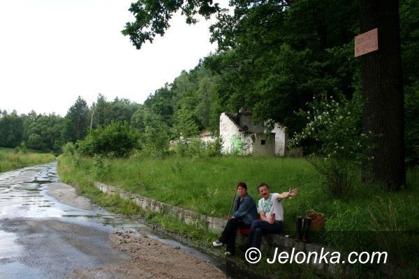 JELENIA GÓRA: Rakownica pełna wody – niebezpiecznej!