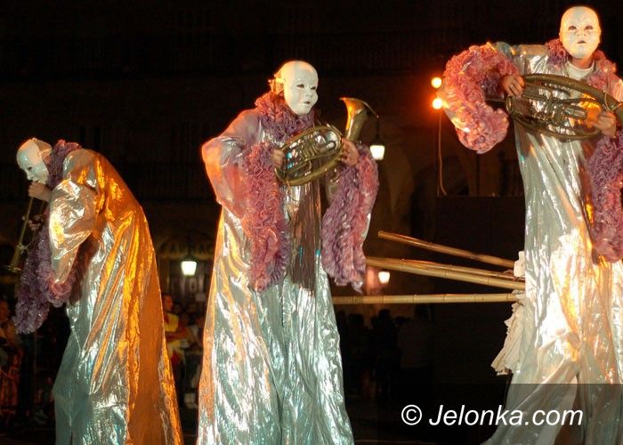 JELENIA GÓRA: „Wiśniowy sad” na teatrach ulicznych